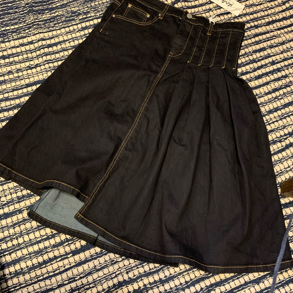 SKIRTED FANCY! Dark denim skirt!